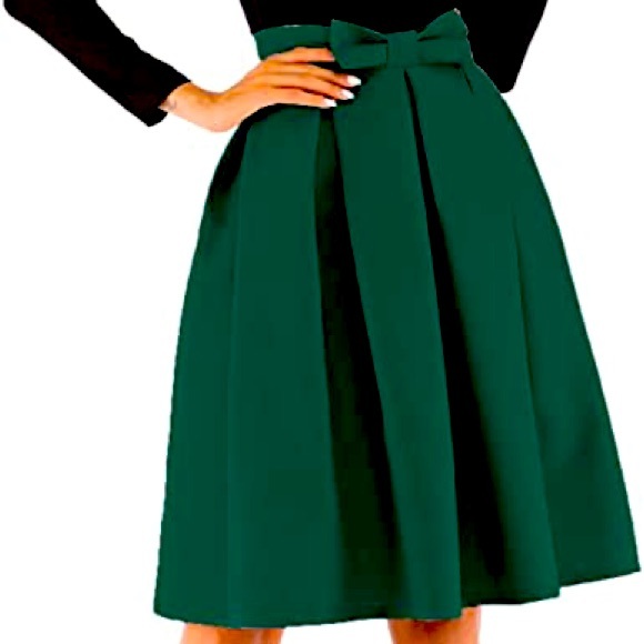 Modcloth Dresses & Skirts - Mod high waisted green bow skirt